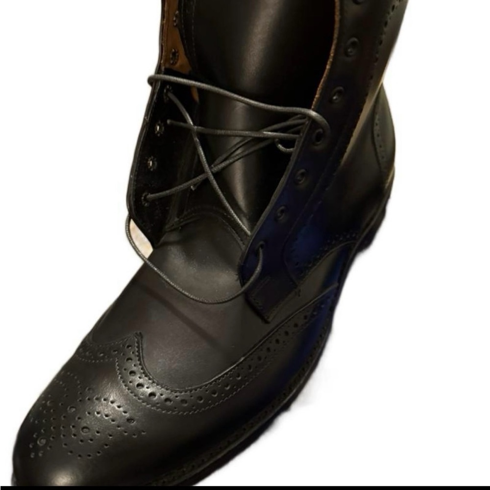 "New Allen Edmonds Dalton
12D."